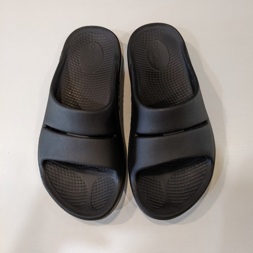 OOFOS  OOahh Recovery Slide Sandal - Black